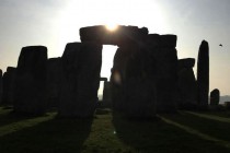 01 stonehenge-sunrise